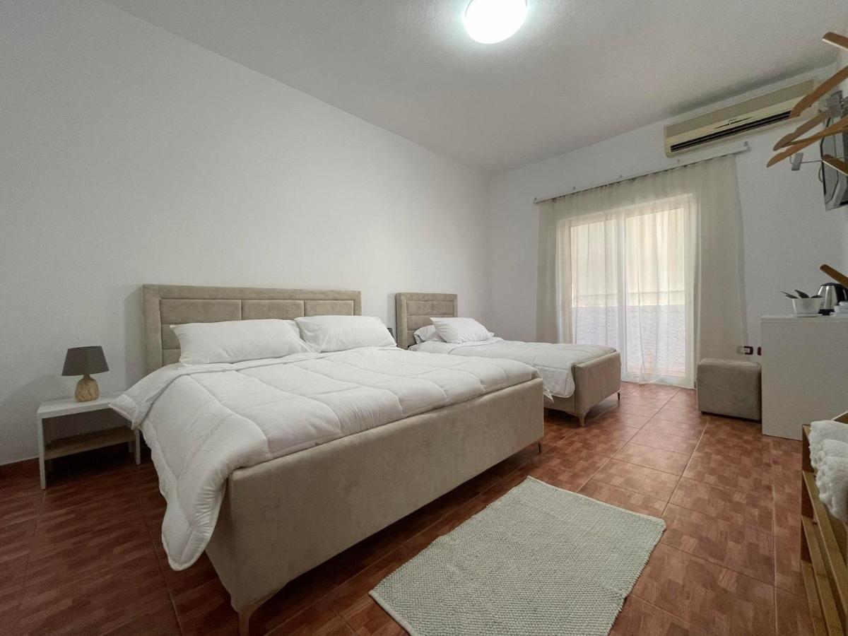Villa Oasis Berat Exteriör bild