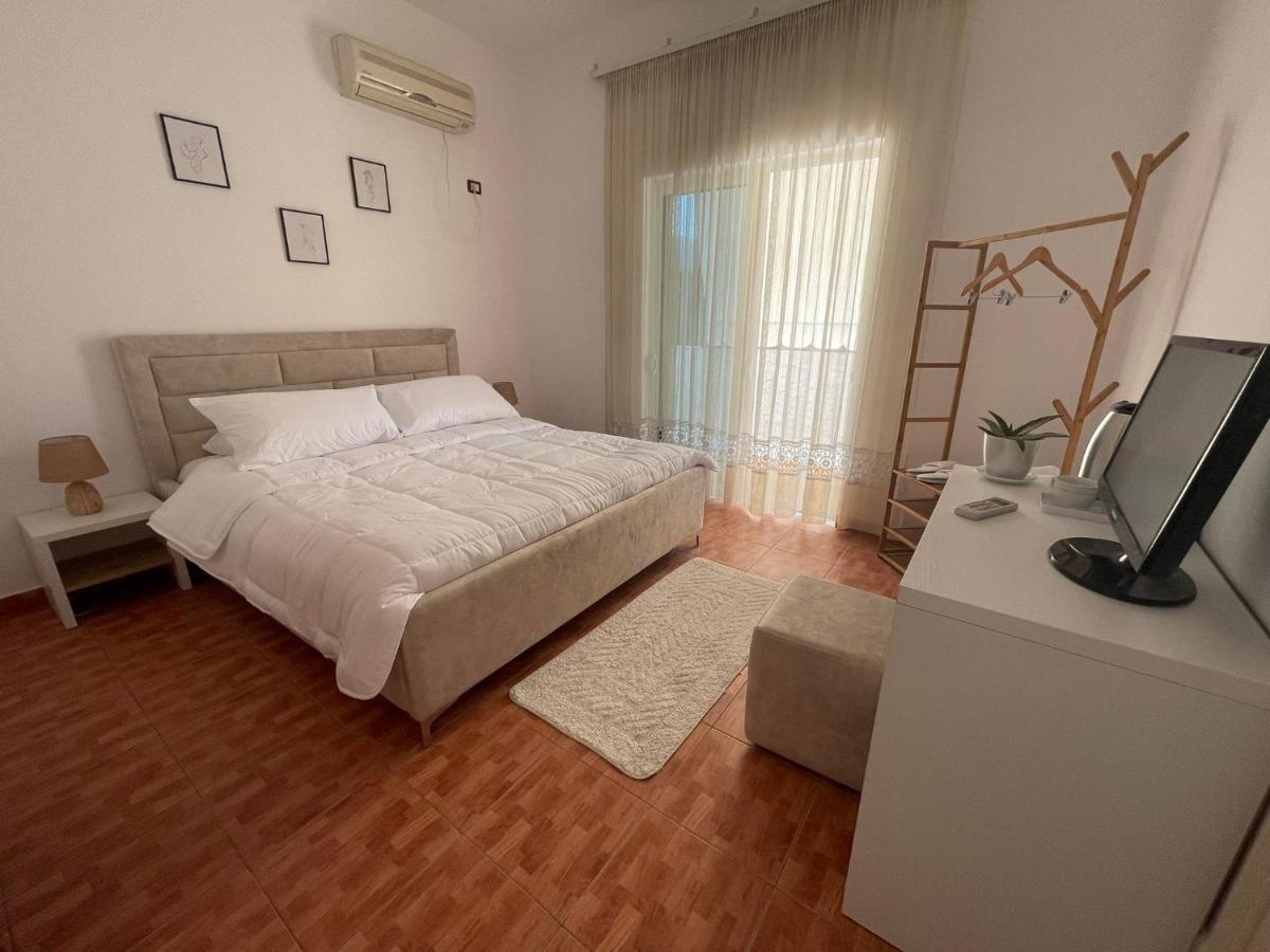 Villa Oasis Berat Exteriör bild